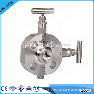 Float angle double block and bleed plug valve